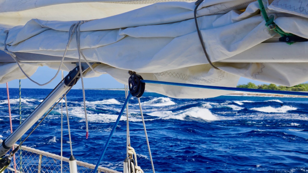 Now That’s an Atoll! Anchored in the Tuamotus – photo 3